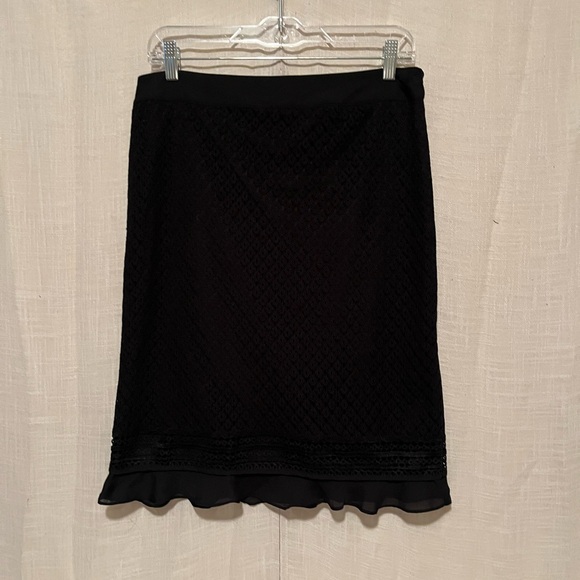 Liz Claiborne Dresses & Skirts - Liz Claiborne Elegant Black Textured Pencil Skirt